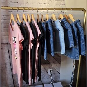 Lot of women's clothing, 12 pieces (T-shirts and denim shorts) brand Wax jeans
